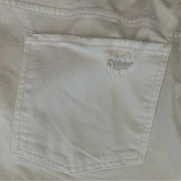 KUT from the Kloth Plus Size Jane Ripped High Rise Short in Ivory  Sz: 24W - Picture 9 of 11